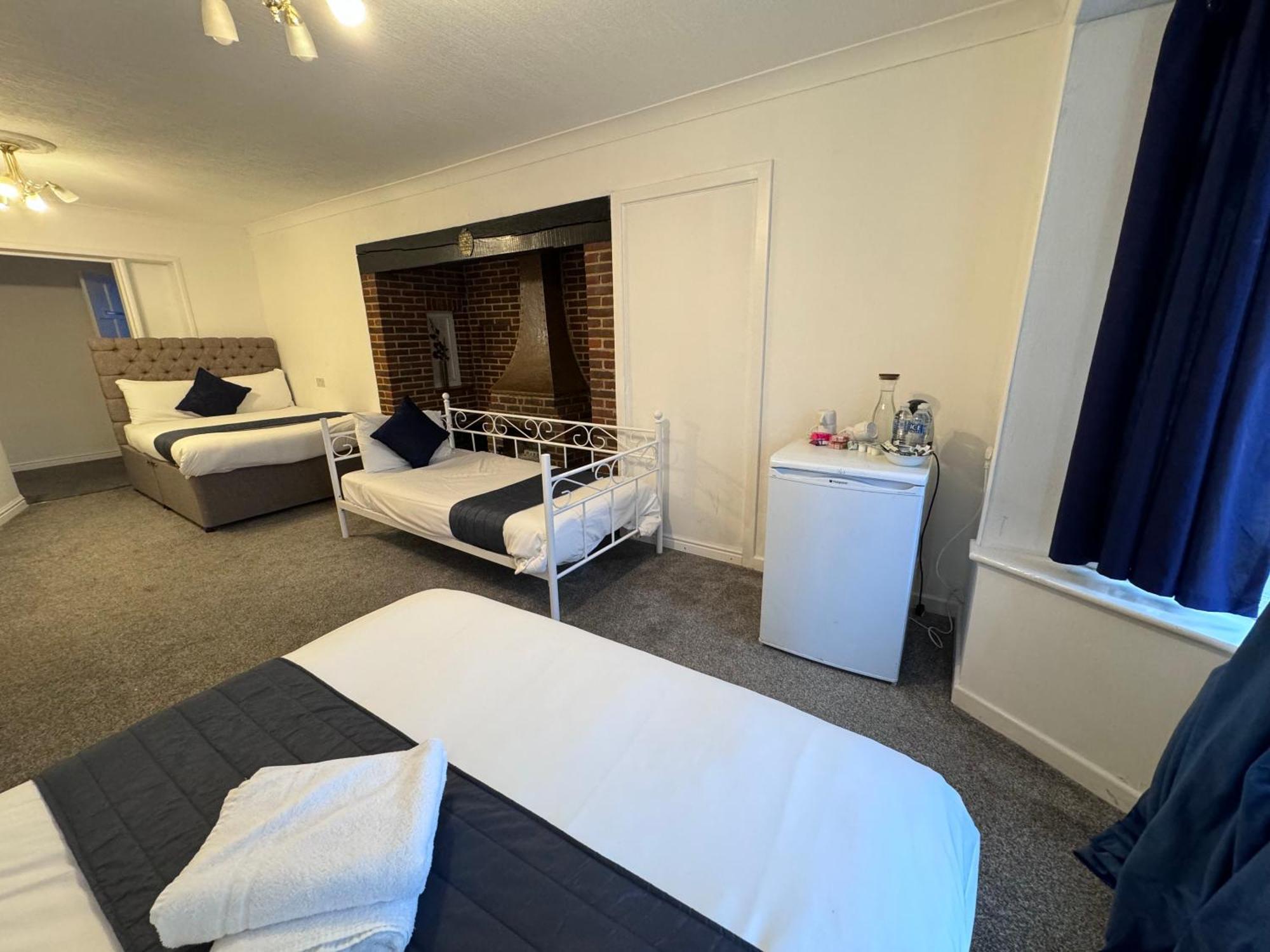 הורלי All Seasons Gatwick Guest House & Parking מראה חיצוני תמונה