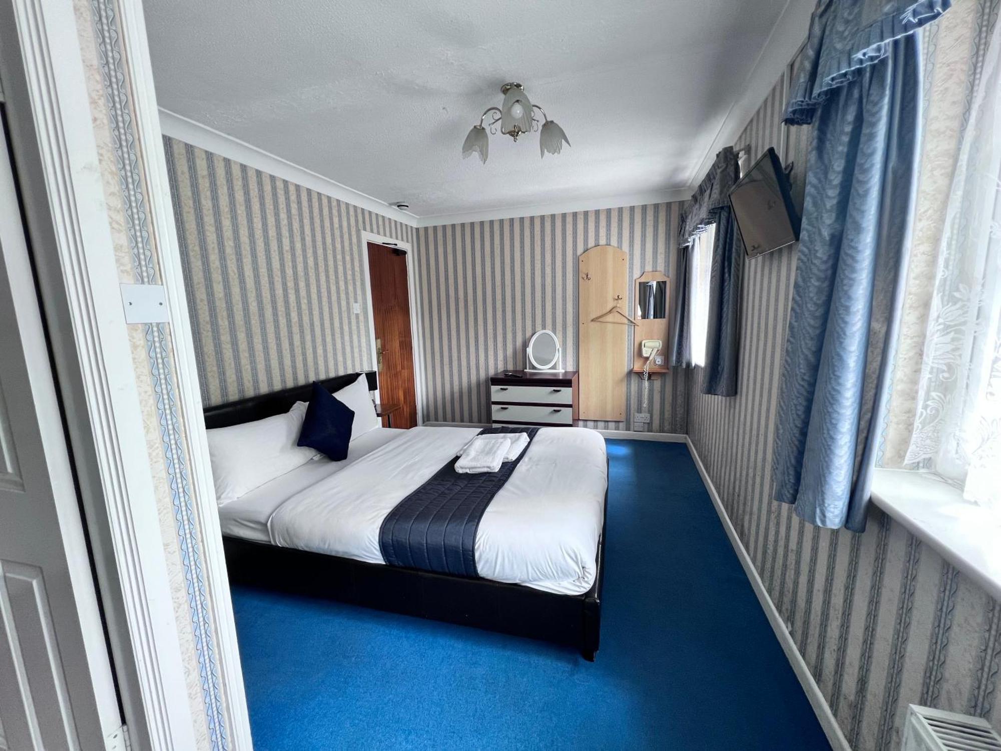 הורלי All Seasons Gatwick Guest House & Parking מראה חיצוני תמונה