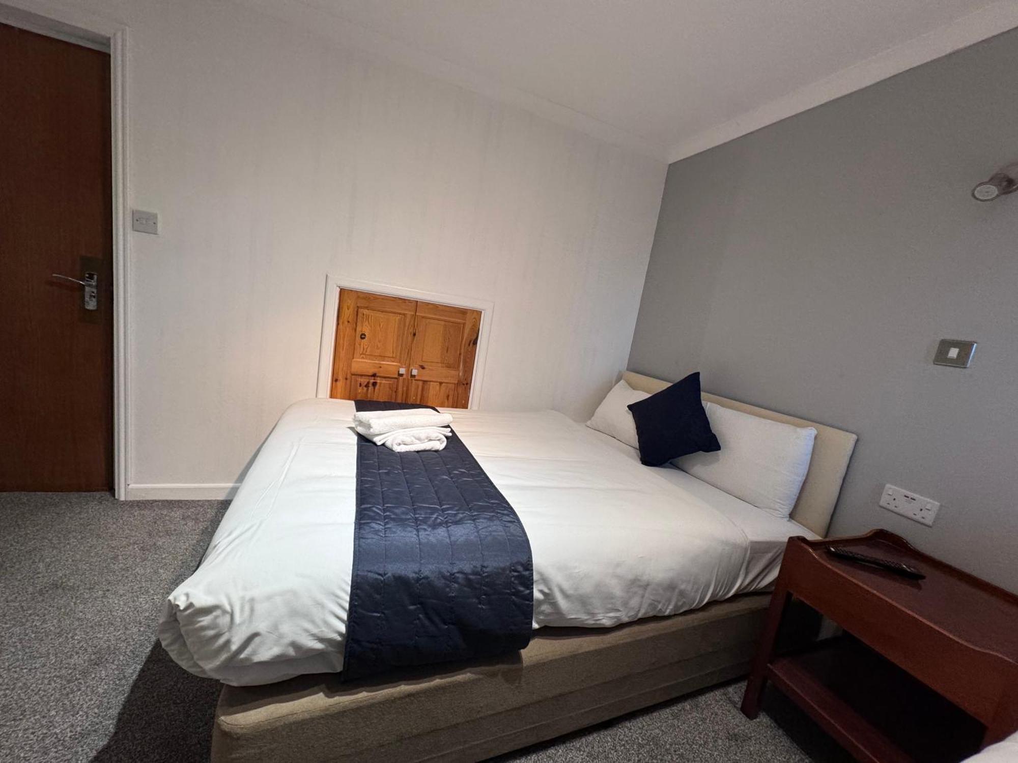 הורלי All Seasons Gatwick Guest House & Parking מראה חיצוני תמונה