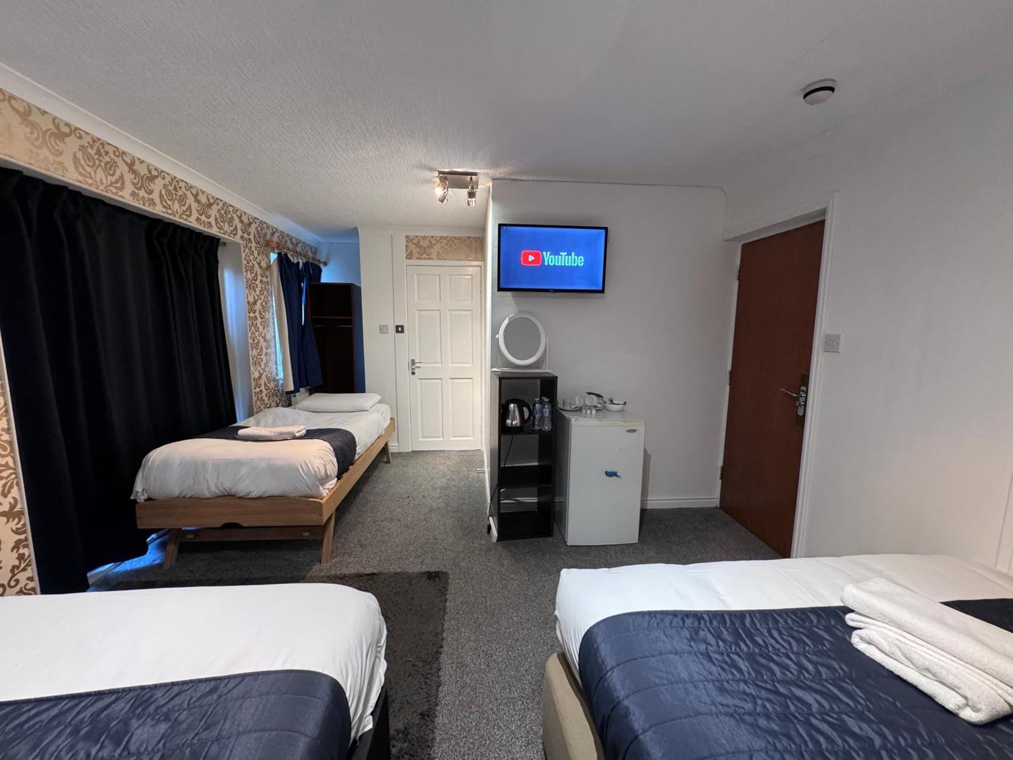 הורלי All Seasons Gatwick Guest House & Parking מראה חיצוני תמונה