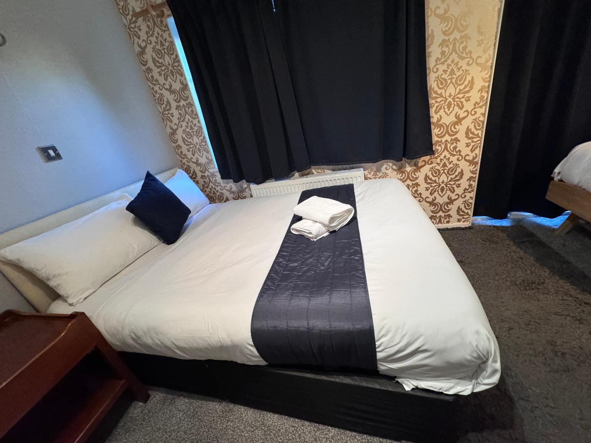 הורלי All Seasons Gatwick Guest House & Parking מראה חיצוני תמונה