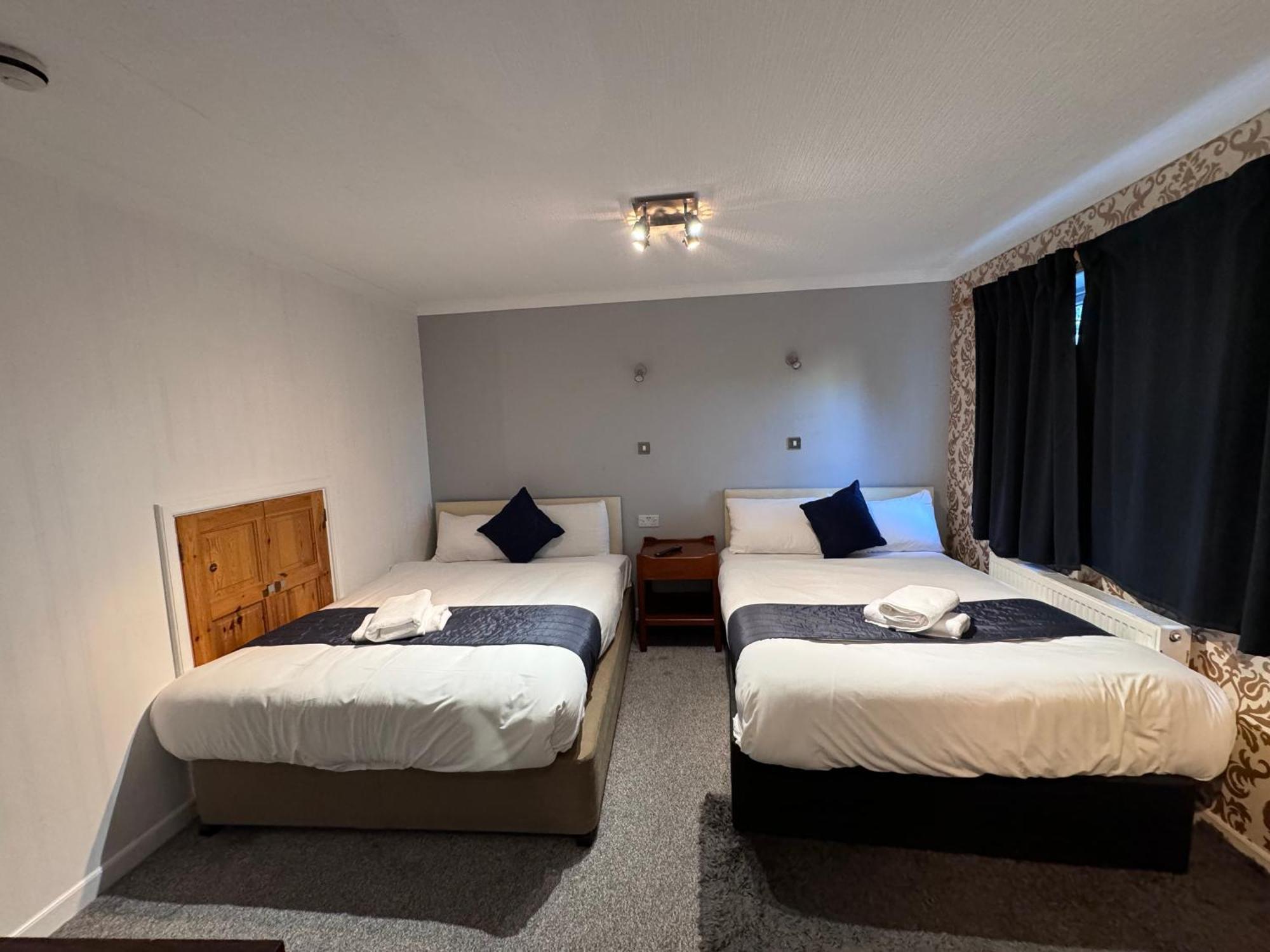 הורלי All Seasons Gatwick Guest House & Parking מראה חיצוני תמונה