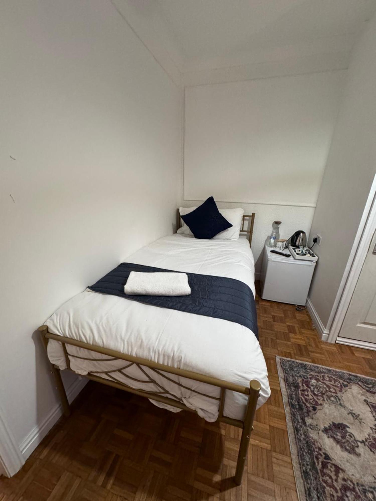 הורלי All Seasons Gatwick Guest House & Parking מראה חיצוני תמונה