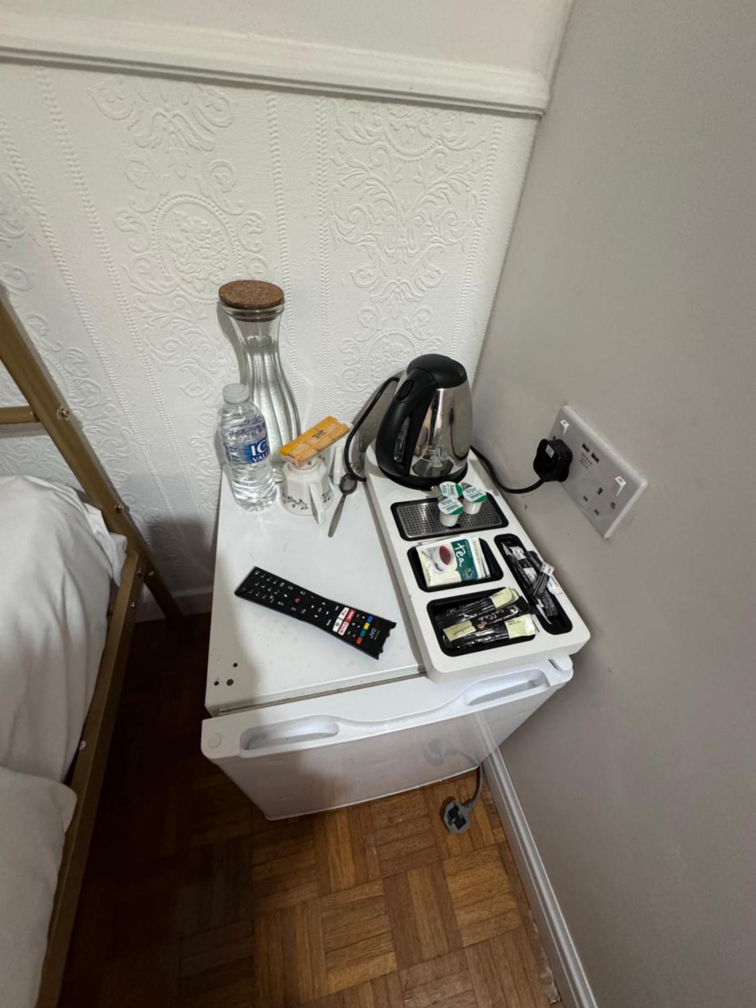 הורלי All Seasons Gatwick Guest House & Parking מראה חיצוני תמונה