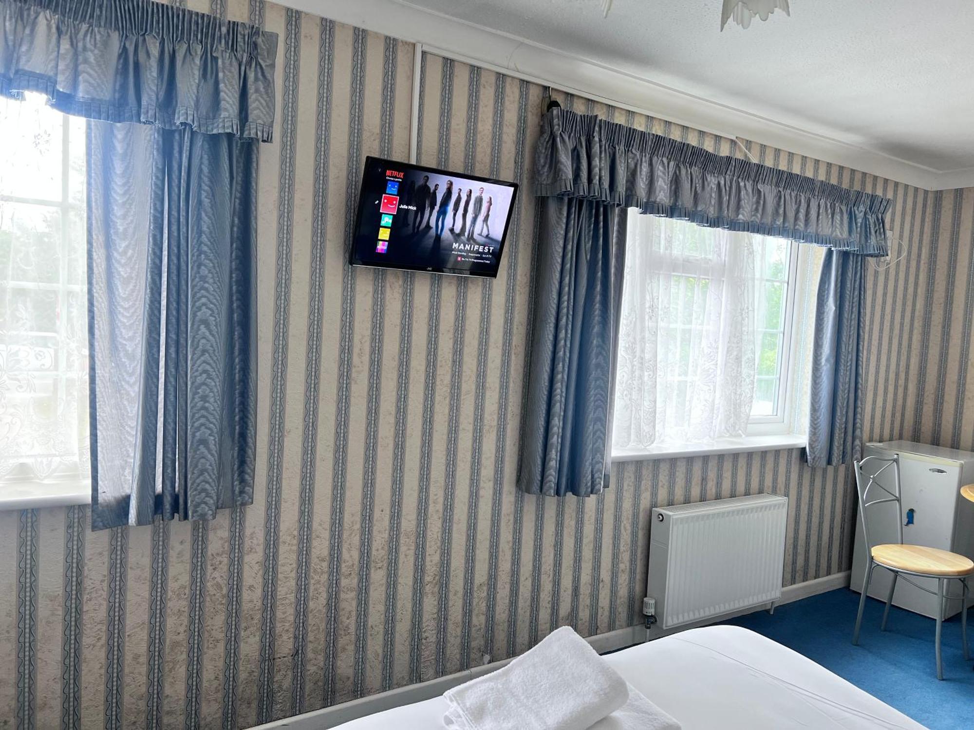 הורלי All Seasons Gatwick Guest House & Parking מראה חיצוני תמונה