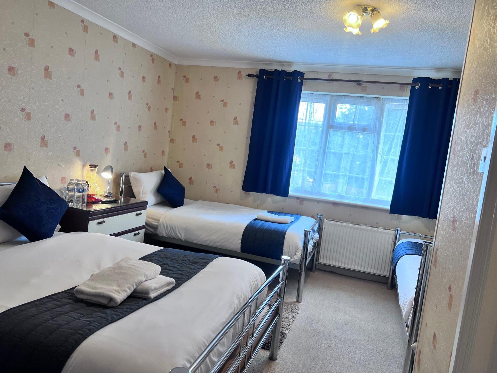 הורלי All Seasons Gatwick Guest House & Parking מראה חיצוני תמונה