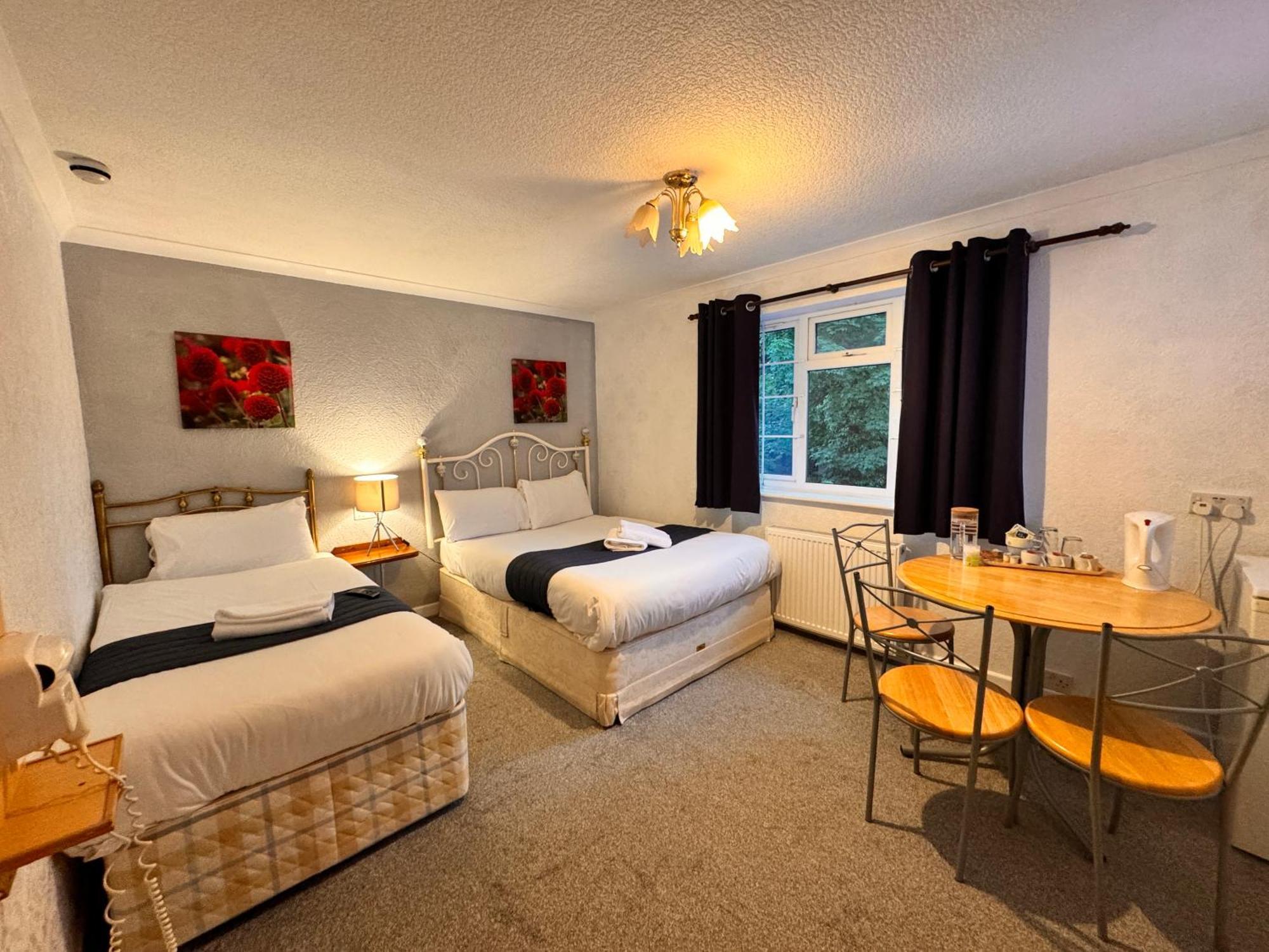הורלי All Seasons Gatwick Guest House & Parking מראה חיצוני תמונה