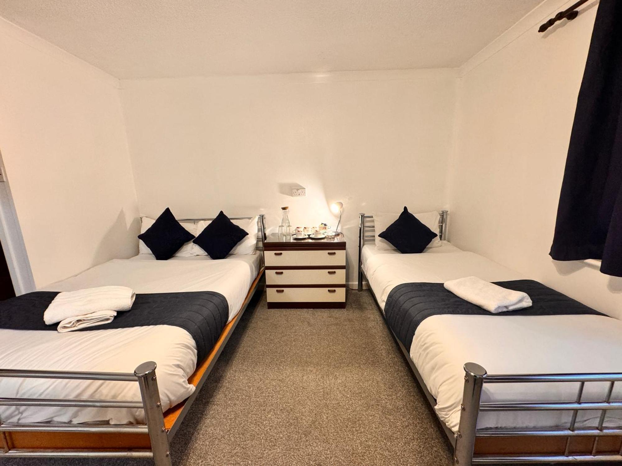 הורלי All Seasons Gatwick Guest House & Parking מראה חיצוני תמונה