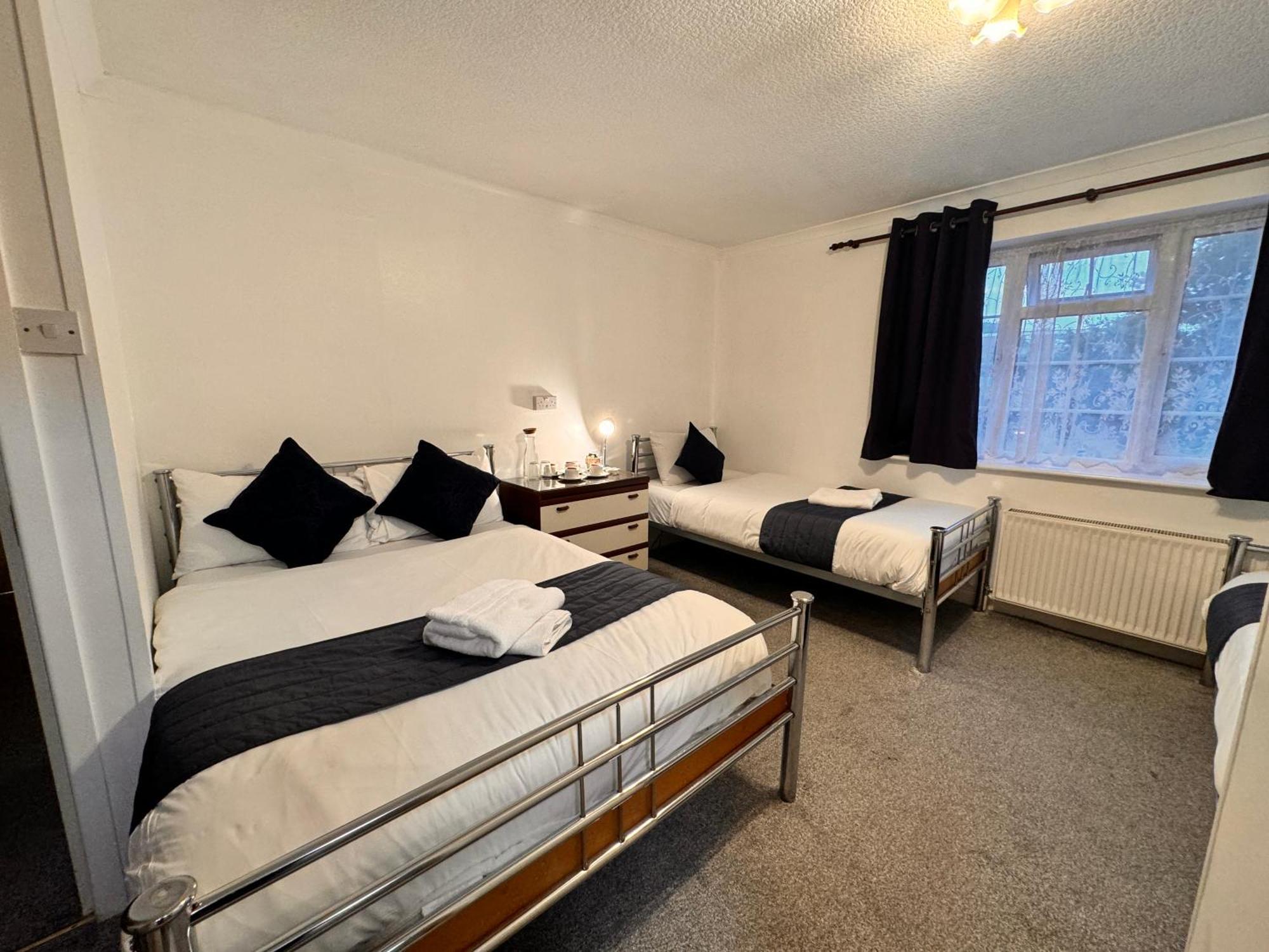 הורלי All Seasons Gatwick Guest House & Parking מראה חיצוני תמונה