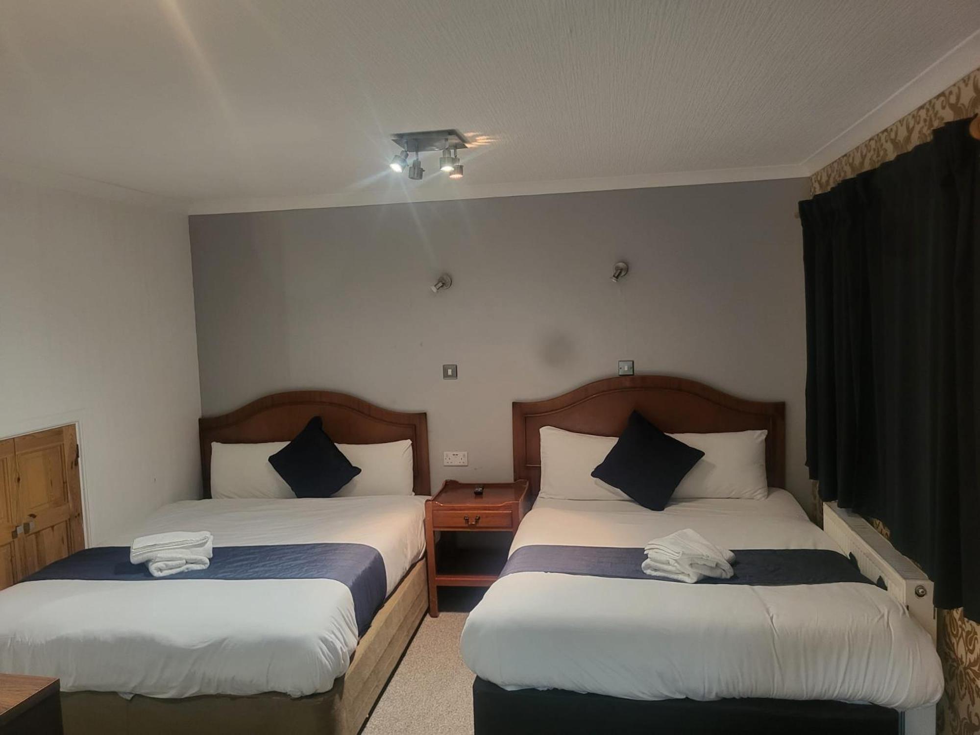 הורלי All Seasons Gatwick Guest House & Parking מראה חיצוני תמונה