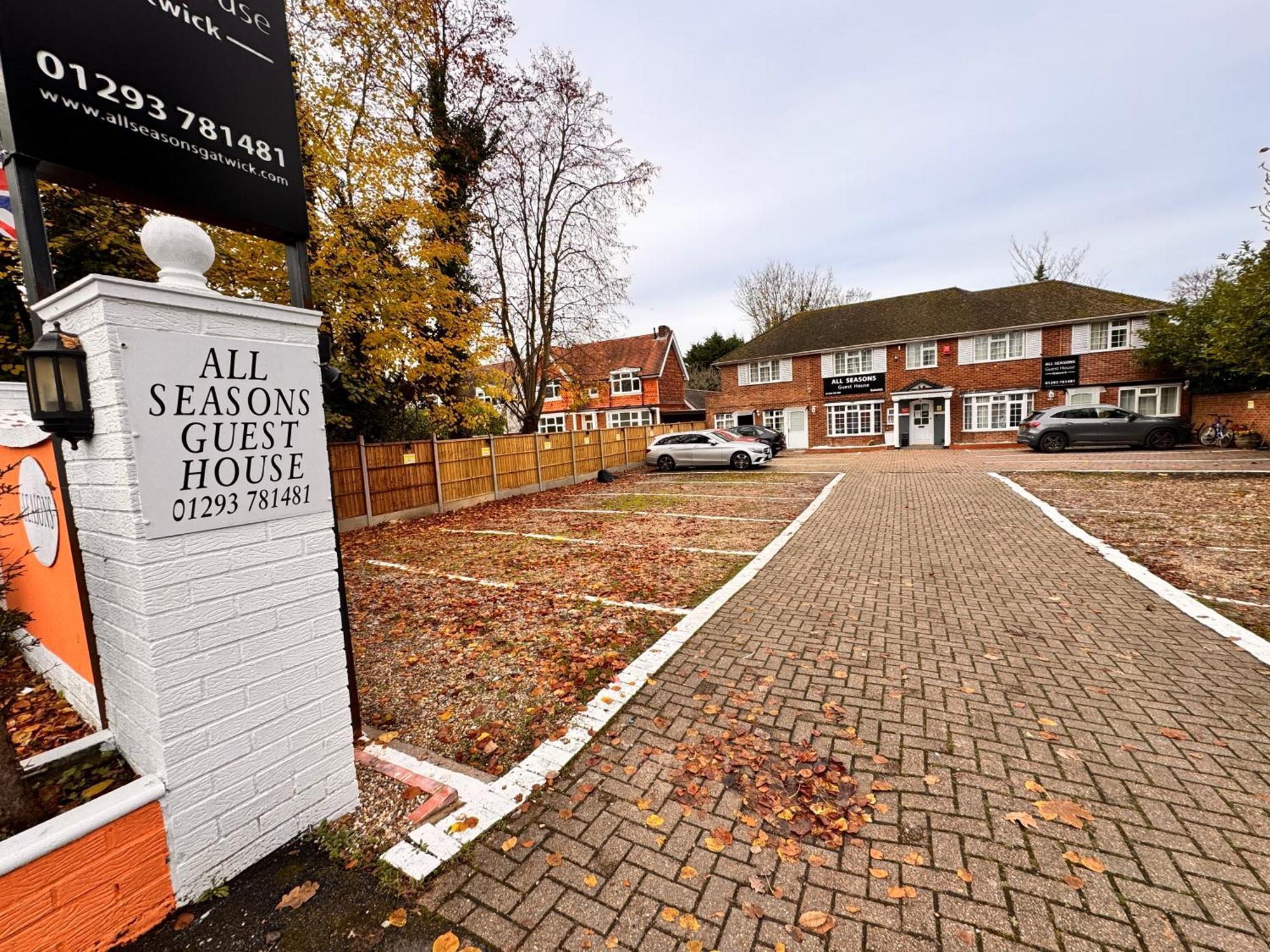 הורלי All Seasons Gatwick Guest House & Parking מראה חיצוני תמונה
