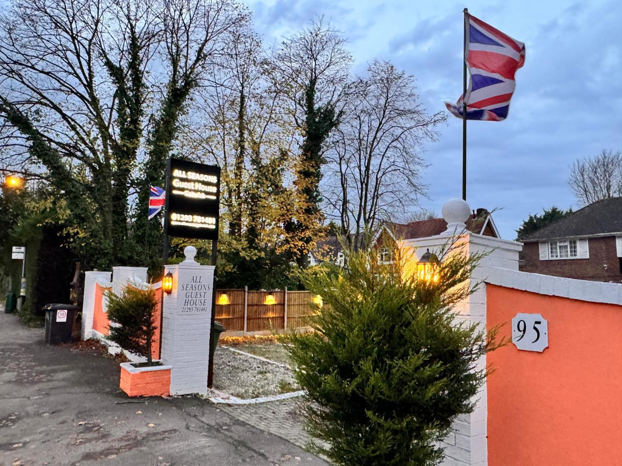 הורלי All Seasons Gatwick Guest House & Parking מראה חיצוני תמונה