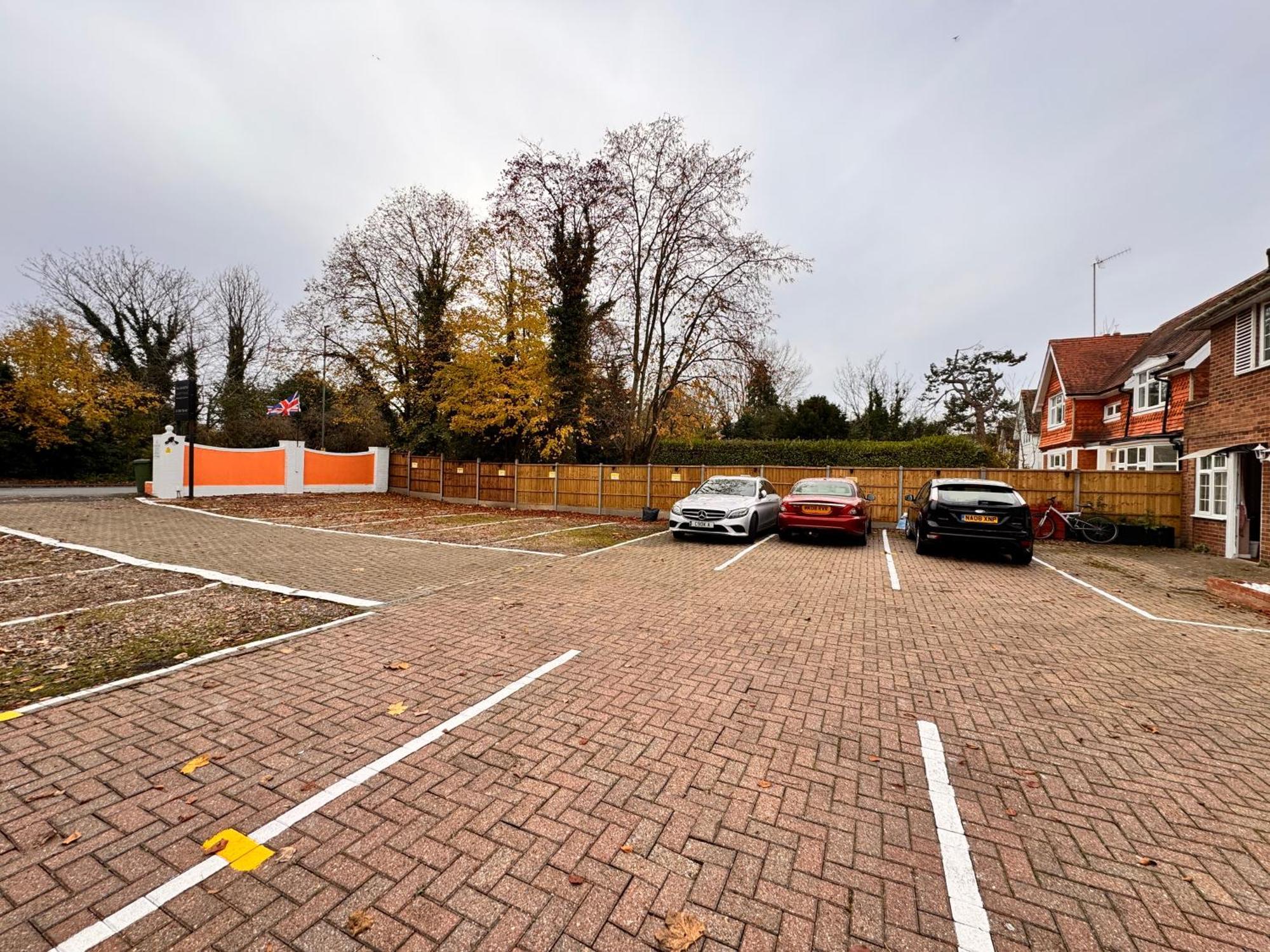 הורלי All Seasons Gatwick Guest House & Parking מראה חיצוני תמונה